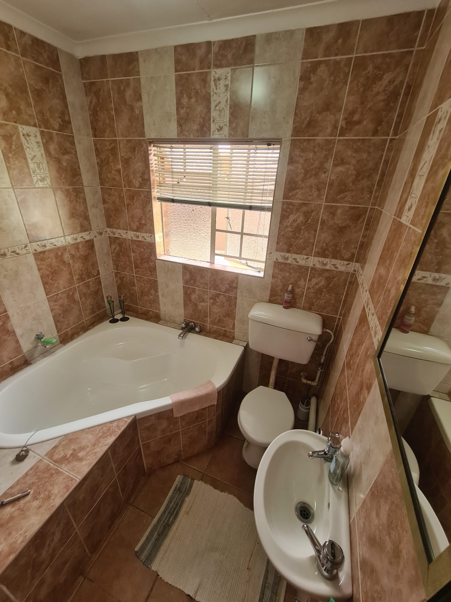 4 Bedroom Property for Sale in Vaalpark Free State